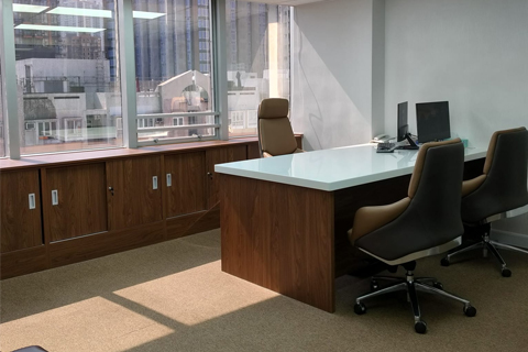Serviced office workstation or fully equipped desk