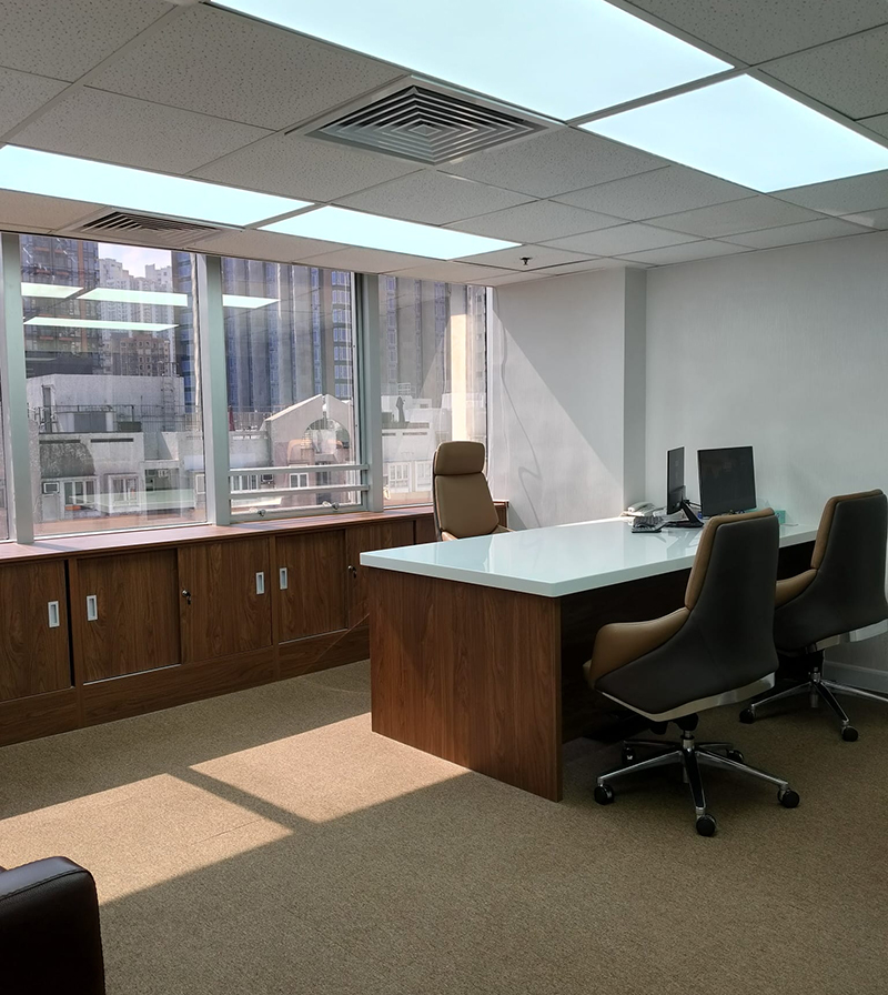 Virtual office setup in Hong Kong with modern desk and chair